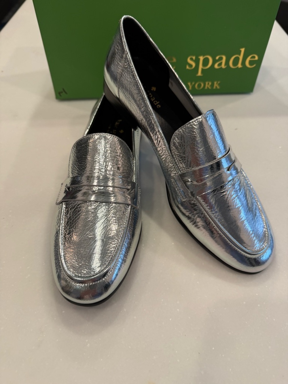 Kate Spade METALLIC SILVER Women's Genevieve Loafers, US 8 M NEW IN BOX - Picture 3 of 11